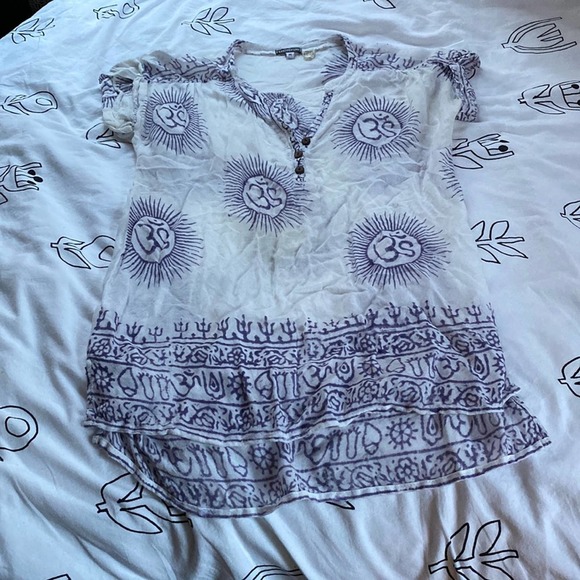 Earthbound Yoga Hamsa Patterned Top - Picture 2 of 6